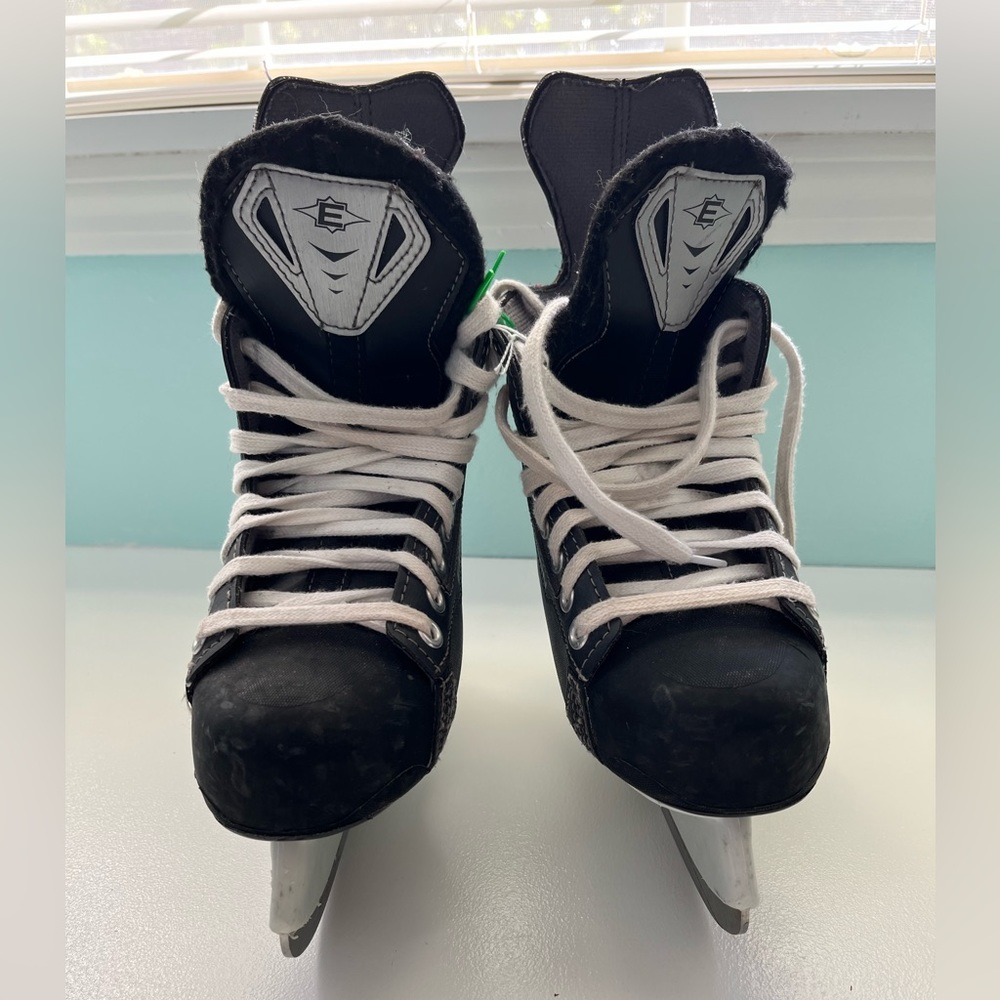 Ice hokey Skates EASTON. Youth size 1